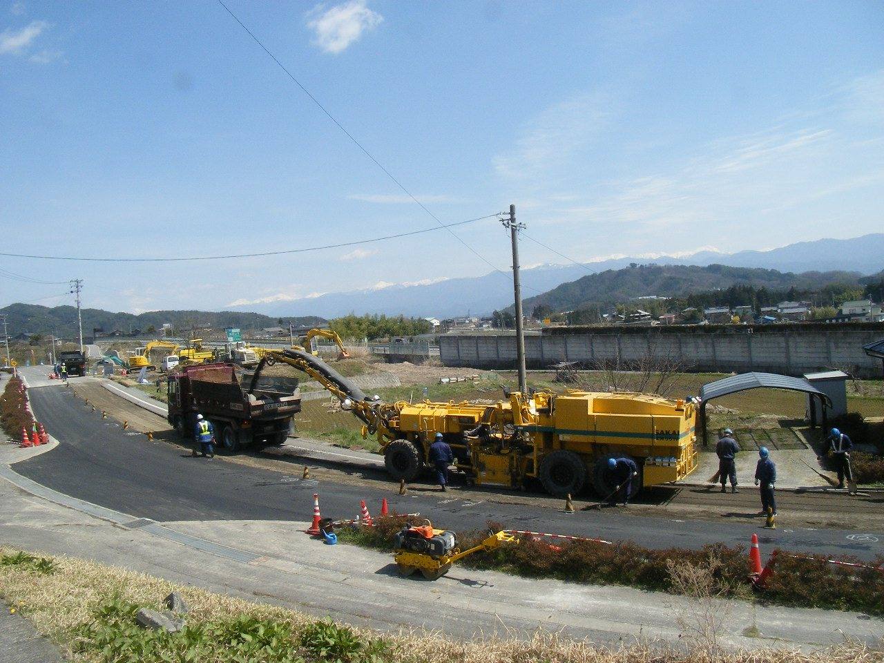 VÖGELE舗装機械による施工現場